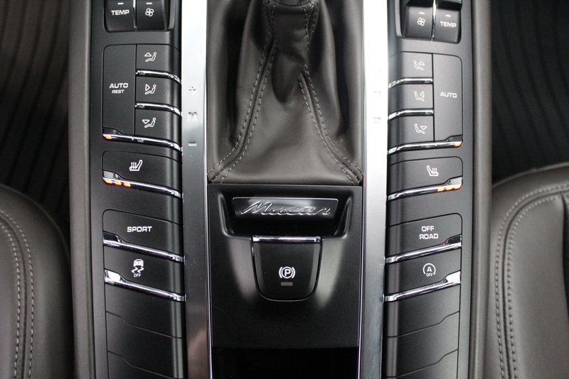 Porsche Macan Porsche Macan 3.0 S 340PK | RIJKLAAR | PANORAMADAK | LEER | NAVIGATIE | STOELVERWARMING