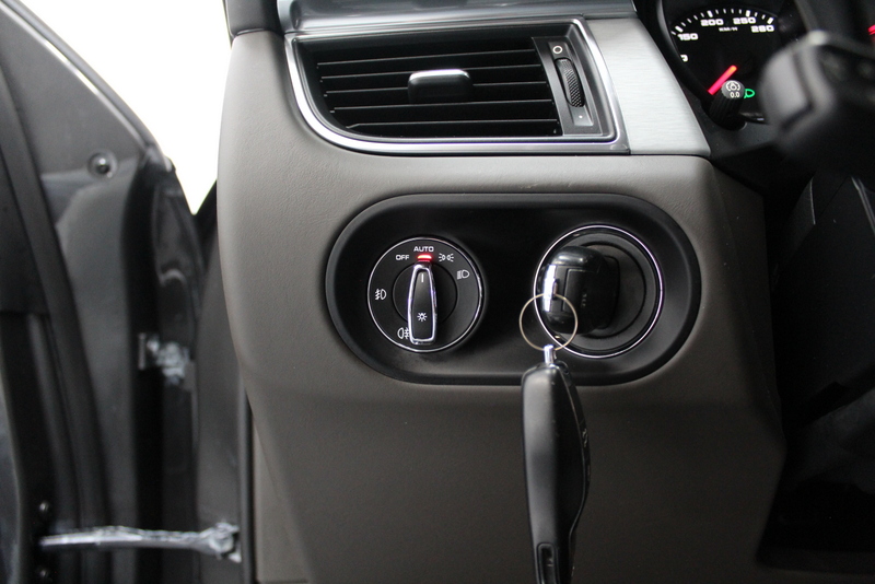 Porsche Macan Porsche Macan 3.0 S 340PK | RIJKLAAR | PANORAMADAK | LEER | NAVIGATIE | STOELVERWARMING