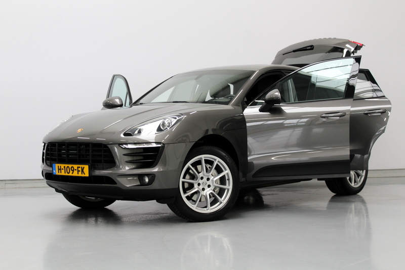 Porsche Macan Porsche Macan 3.0 S 340PK | RIJKLAAR | PANORAMADAK | LEER | NAVIGATIE | STOELVERWARMING