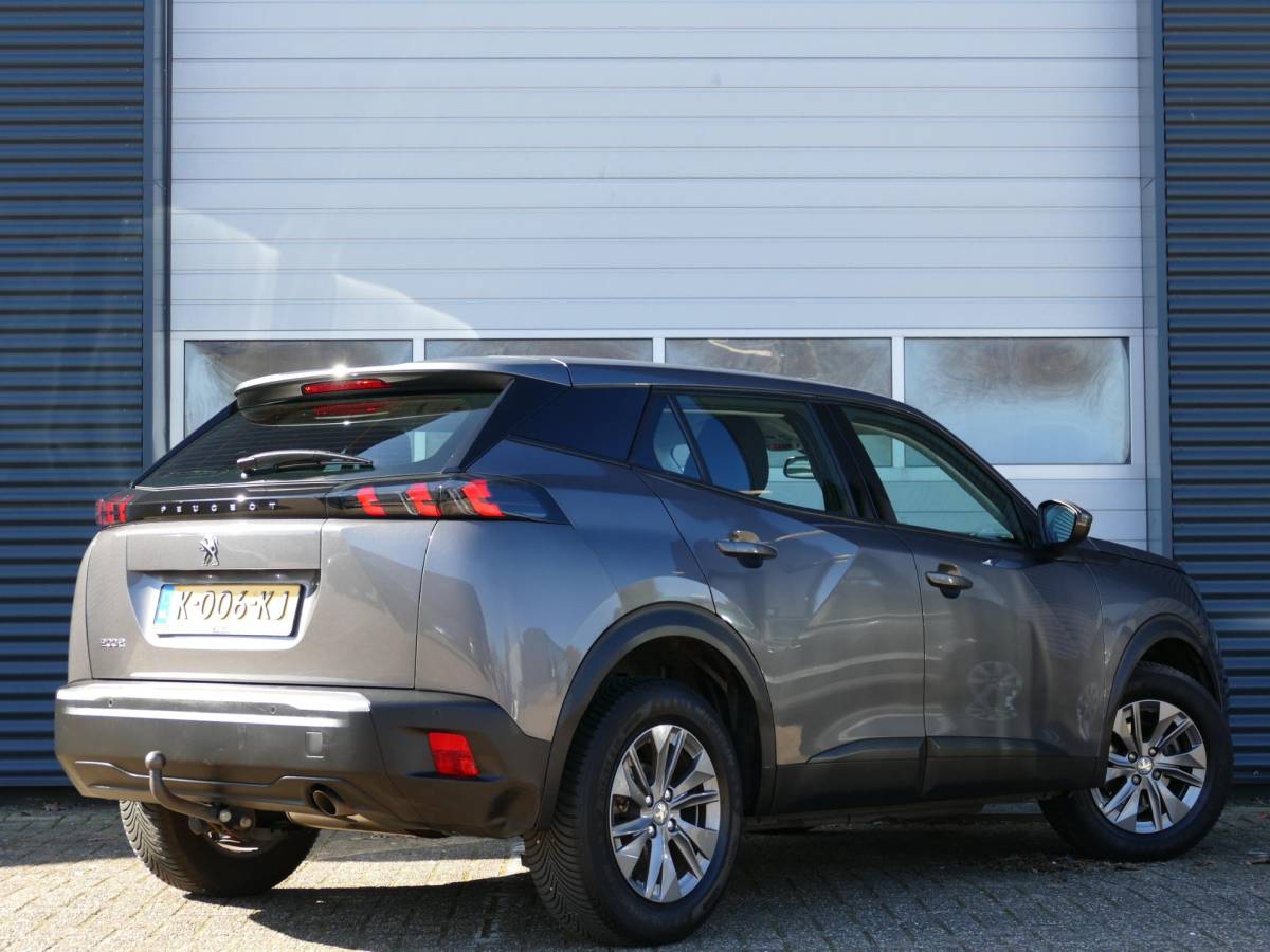 Peugeot 2008 Peugeot 2008 1.2 PureTech Active Pack | 100PK | Trekhaak | Cruise Control | Parkeersensoren Achter | Airco | Navigatie | Climate Control |