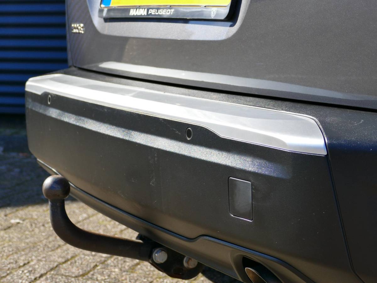 Peugeot 2008 Peugeot 2008 1.2 PureTech Active Pack | 100PK | Trekhaak | Cruise Control | Parkeersensoren Achter | Airco | Navigatie | Climate Control |