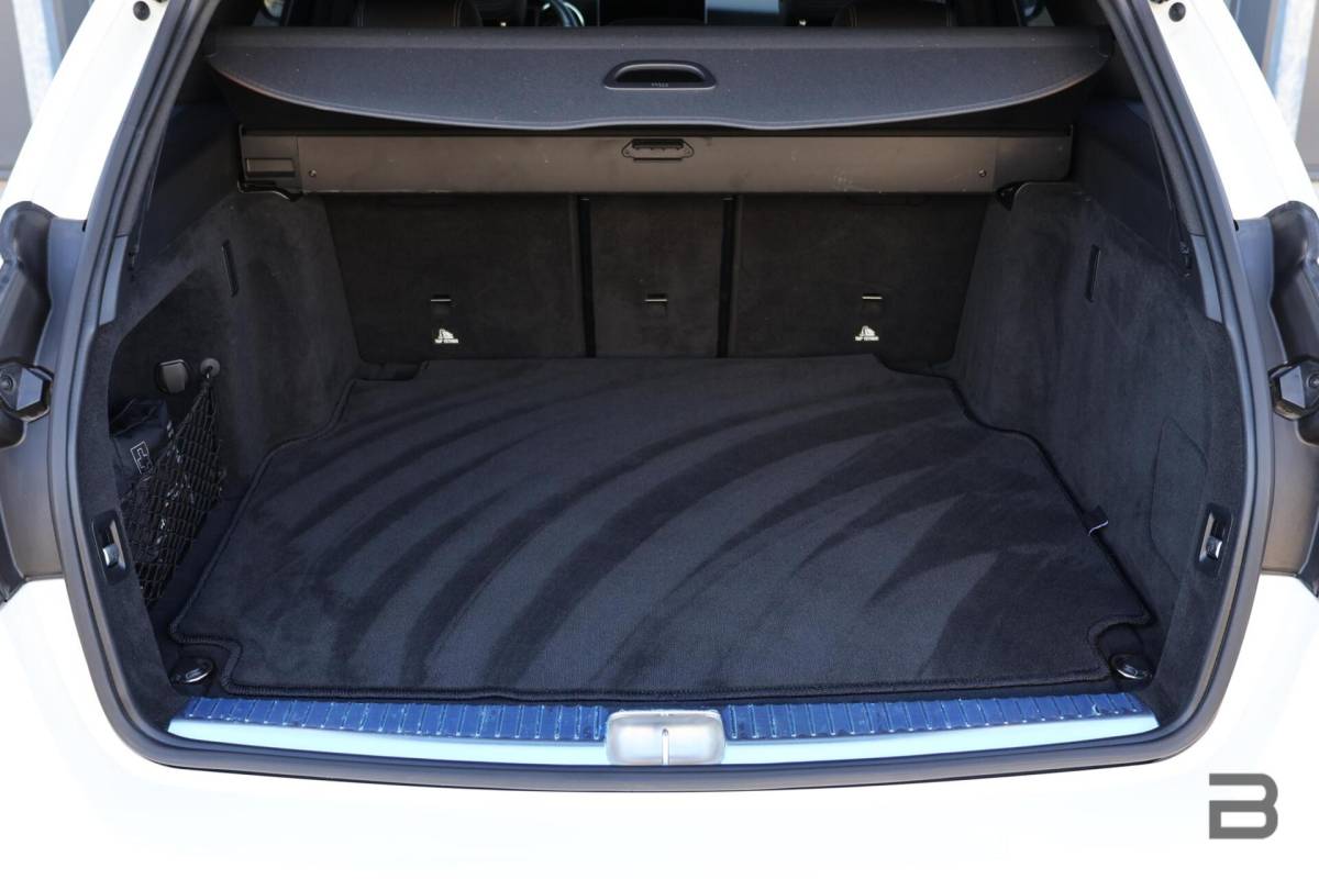 Mercedes-Benz C-Klasse Mercedes C-klasse Estate 400 4MATIC AMG Line / Panoramadak / Memory stoelen / Night Pakket / Burmester Surround