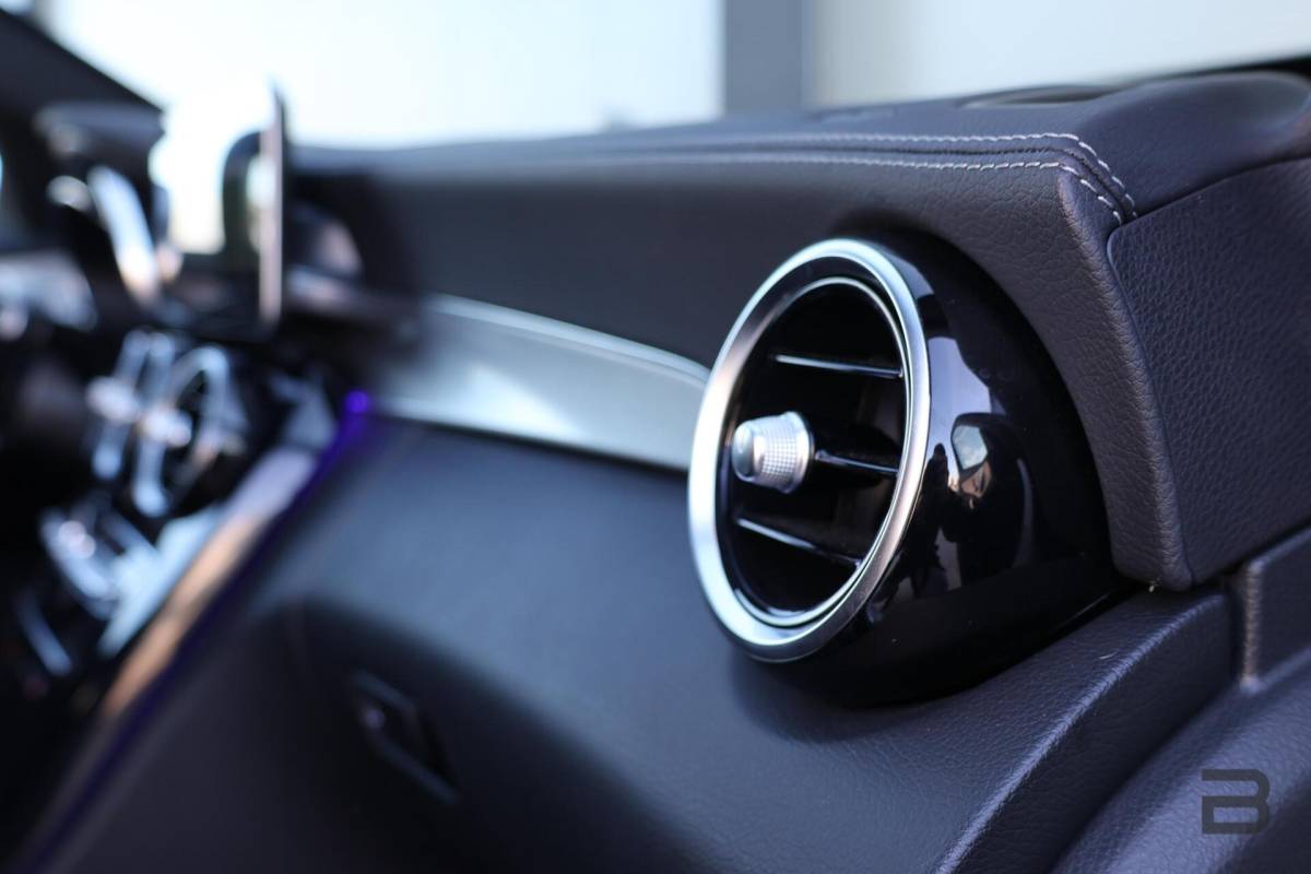 Mercedes-Benz C-Klasse Mercedes C-klasse Estate 400 4MATIC AMG Line / Panoramadak / Memory stoelen / Night Pakket / Burmester Surround