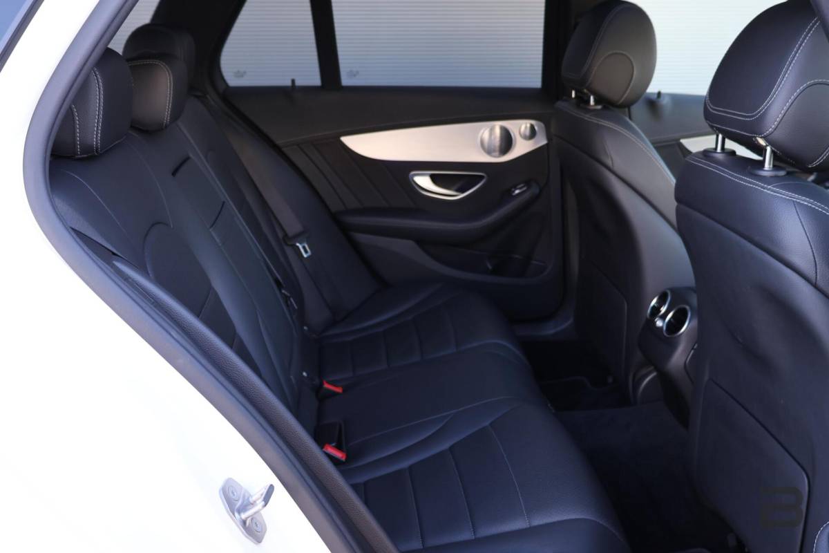 Mercedes-Benz C-Klasse Mercedes C-klasse Estate 400 4MATIC AMG Line / Panoramadak / Memory stoelen / Night Pakket / Burmester Surround
