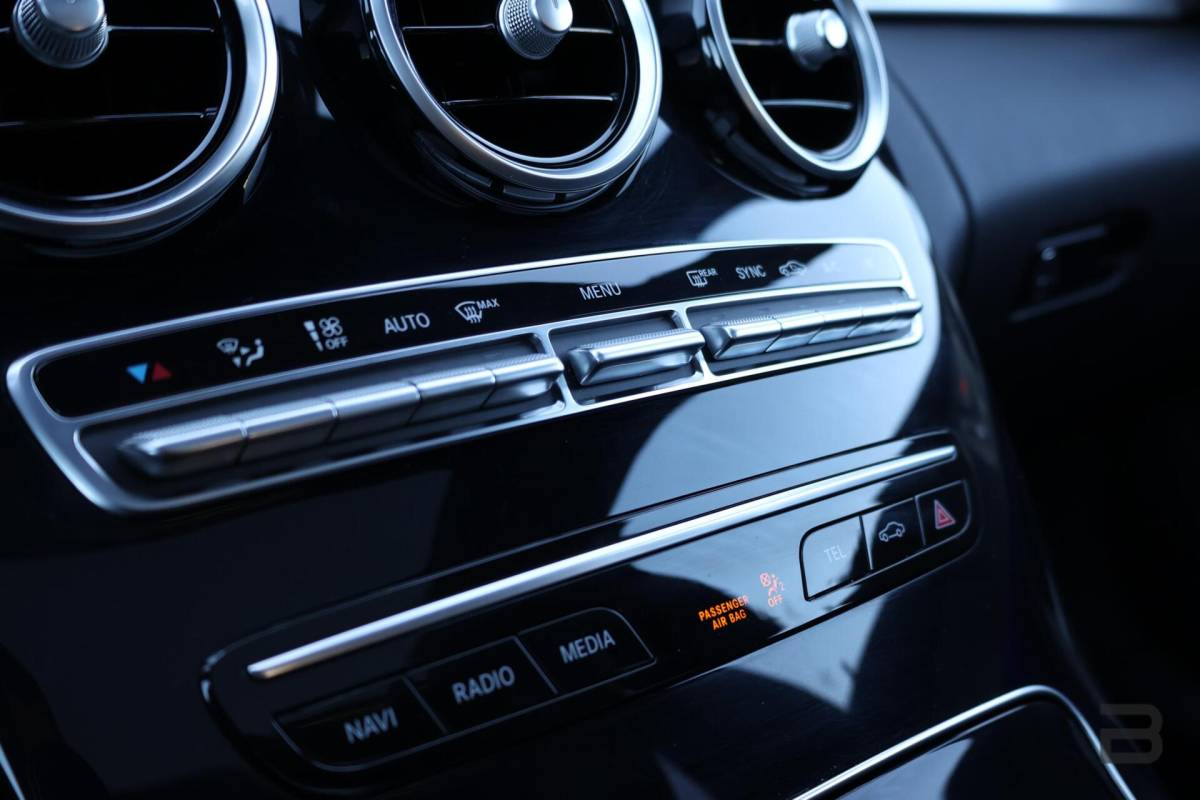 Mercedes-Benz C-Klasse Mercedes C-klasse Estate 400 4MATIC AMG Line / Panoramadak / Memory stoelen / Night Pakket / Burmester Surround