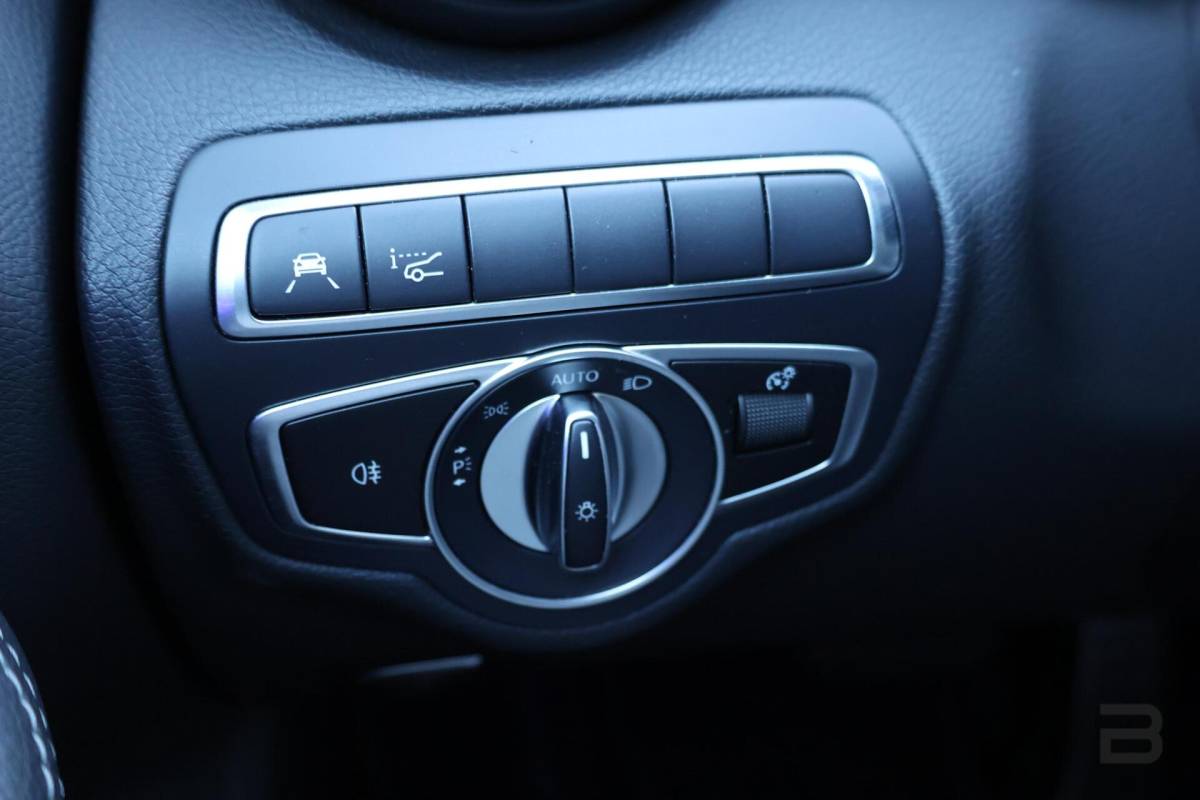 Mercedes-Benz C-Klasse Mercedes C-klasse Estate 400 4MATIC AMG Line / Panoramadak / Memory stoelen / Night Pakket / Burmester Surround