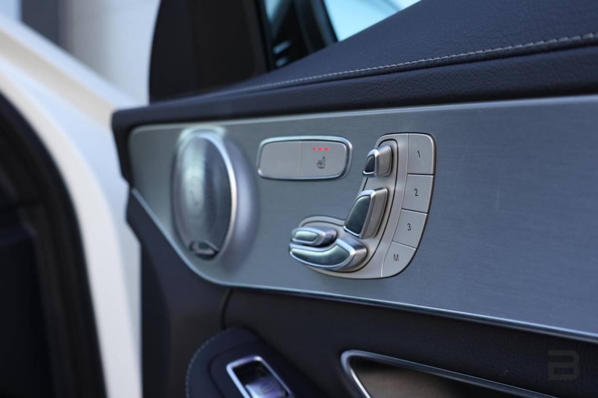 Mercedes-Benz C-Klasse Mercedes C-klasse Estate 400 4MATIC AMG Line / Panoramadak / Memory stoelen / Night Pakket / Burmester Surround