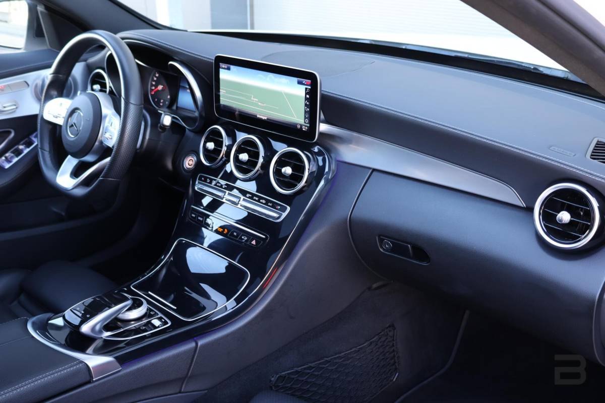 Mercedes-Benz C-Klasse Mercedes C-klasse Estate 400 4MATIC AMG Line / Panoramadak / Memory stoelen / Night Pakket / Burmester Surround