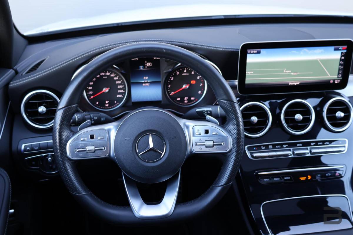 Mercedes-Benz C-Klasse Mercedes C-klasse Estate 400 4MATIC AMG Line / Panoramadak / Memory stoelen / Night Pakket / Burmester Surround