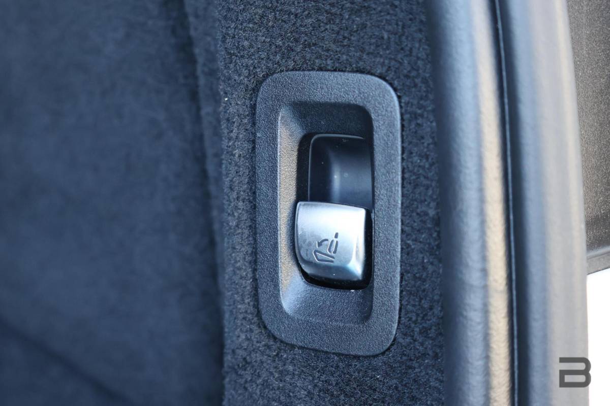 Mercedes-Benz C-Klasse Mercedes C-klasse Estate 400 4MATIC AMG Line / Panoramadak / Memory stoelen / Night Pakket / Burmester Surround