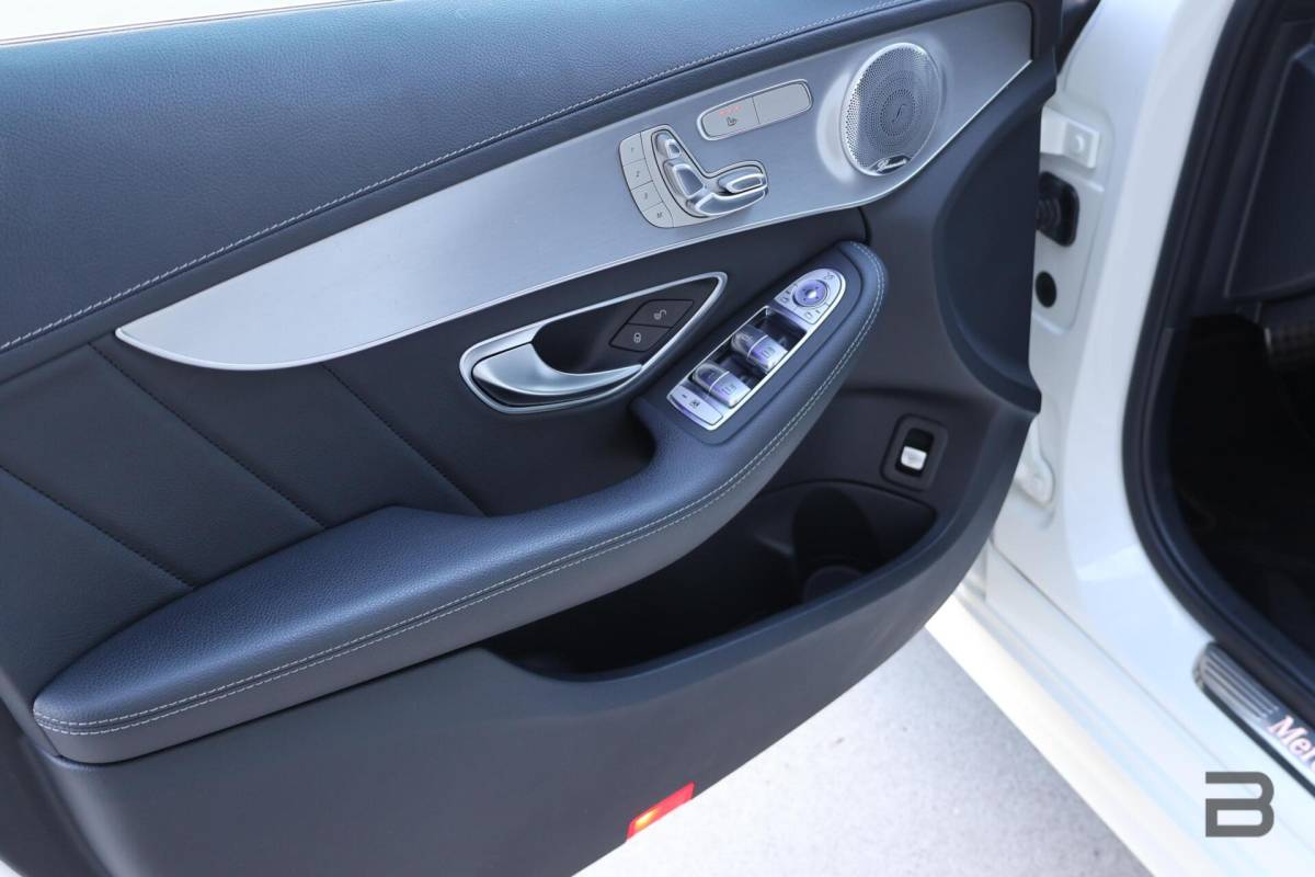 Mercedes-Benz C-Klasse Mercedes C-klasse Estate 400 4MATIC AMG Line / Panoramadak / Memory stoelen / Night Pakket / Burmester Surround