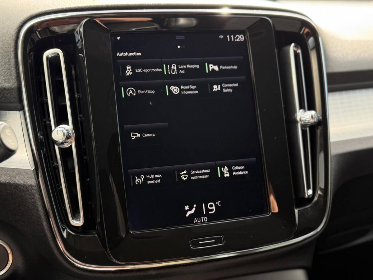 Volvo XC40 Volvo XC40 T3 Momentum Automaat | Camera | Garantie