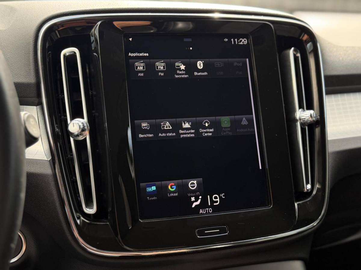 Volvo XC40 Volvo XC40 T3 Momentum Automaat | Camera | Garantie