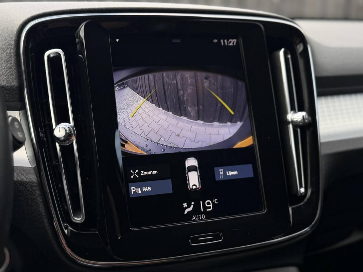 Volvo XC40 Volvo XC40 T3 Momentum Automaat | Camera | Garantie