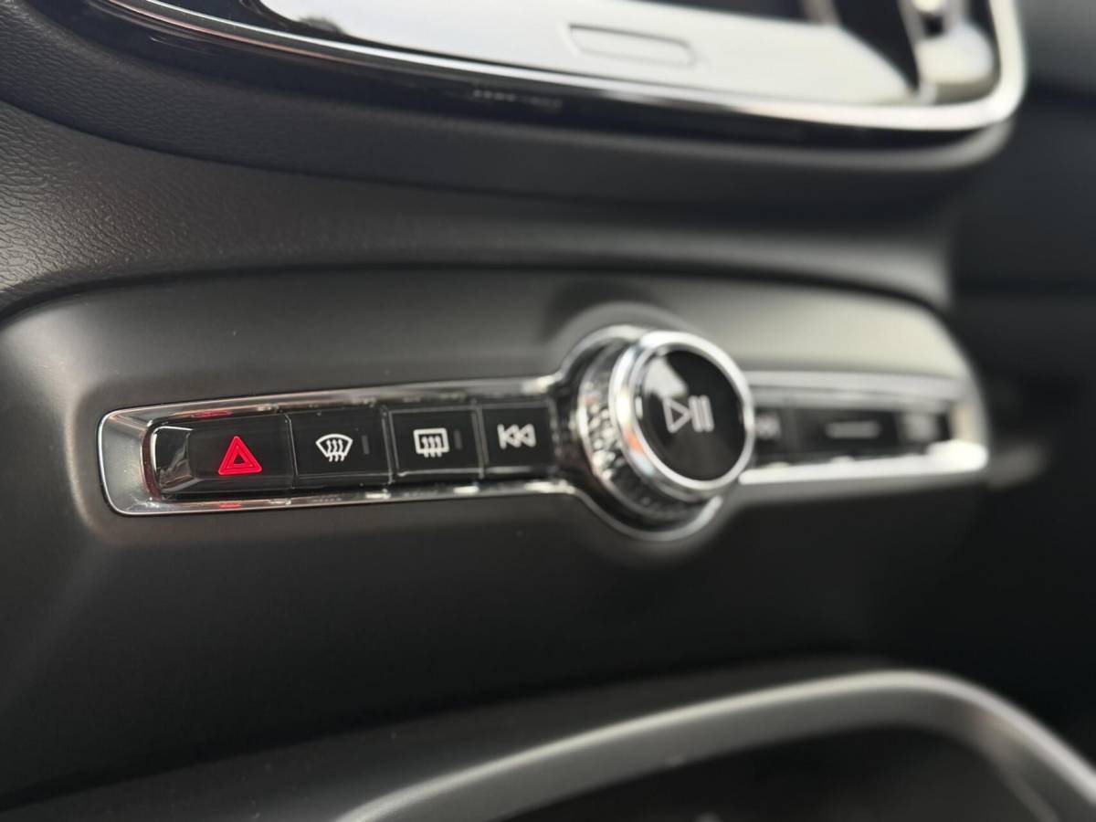 Volvo XC40 Volvo XC40 T3 Momentum Automaat | Camera | Garantie