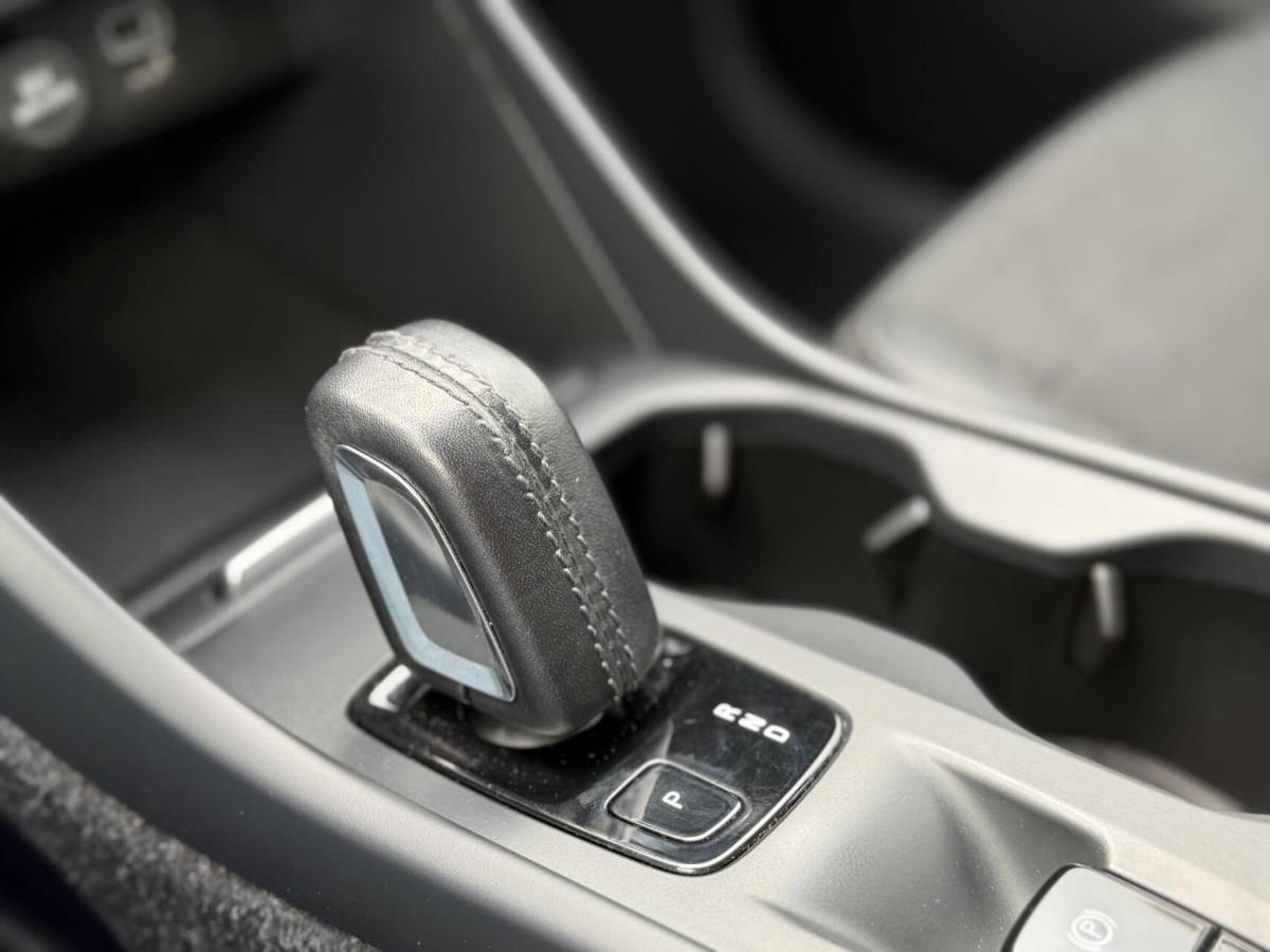 Volvo XC40 Volvo XC40 T3 Momentum Automaat | Camera | Garantie