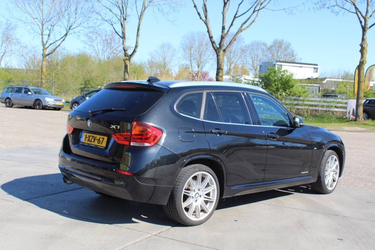 BMW X1 BMW X1 SDrive20i High Executive M uitv. nap ,,leder panorama