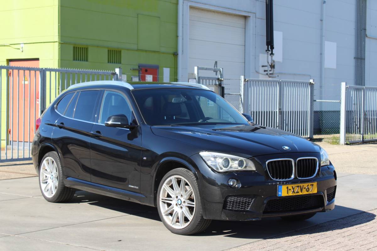 BMW X1 BMW X1 SDrive20i High Executive M uitv. nap ,,leder panorama