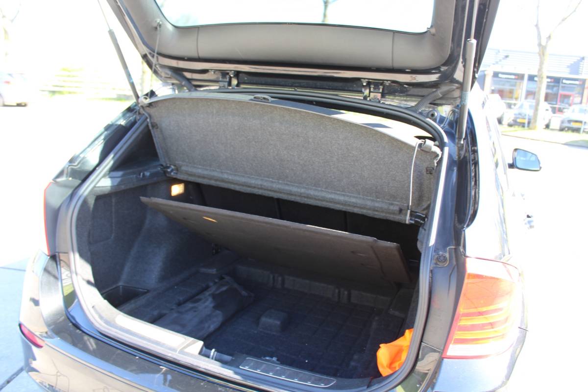 BMW X1 BMW X1 SDrive20i High Executive M uitv. nap ,,leder panorama