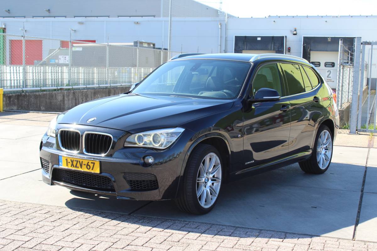 BMW X1 BMW X1 SDrive20i High Executive M uitv. nap ,,leder panorama