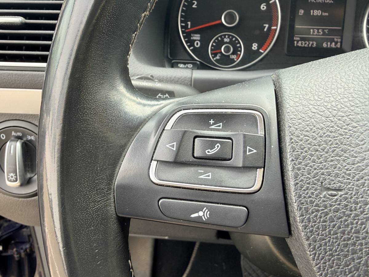 Volkswagen Touran Volkswagen Touran 1.4 TSI Cup | Trekhaak | Navi | Cruise | Bluetooth | Stoelverwarming | PDC v+a incl. Camera