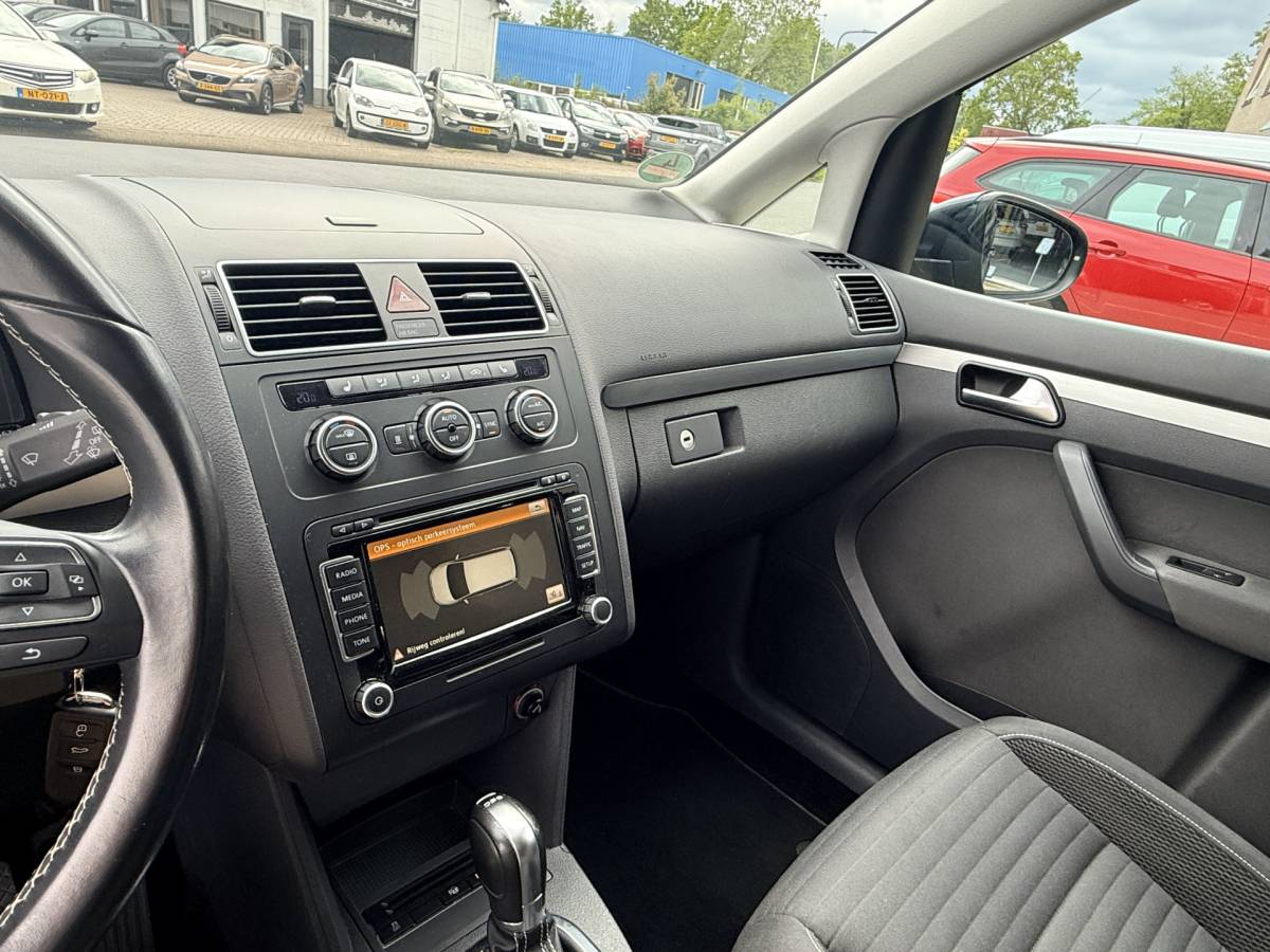Volkswagen Touran Volkswagen Touran 1.4 TSI Cup | Trekhaak | Navi | Cruise | Bluetooth | Stoelverwarming | PDC v+a incl. Camera