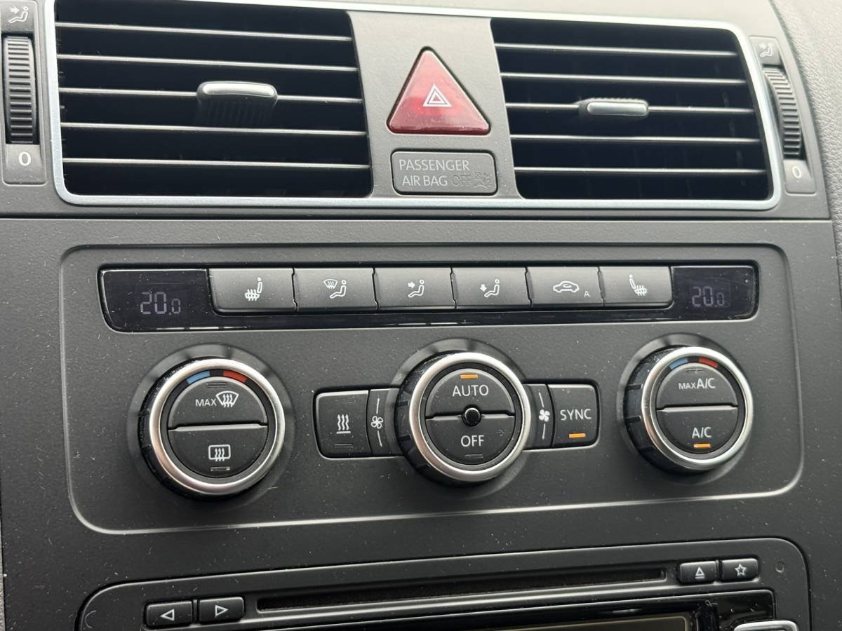 Volkswagen Touran Volkswagen Touran 1.4 TSI Cup | Trekhaak | Navi | Cruise | Bluetooth | Stoelverwarming | PDC v+a incl. Camera