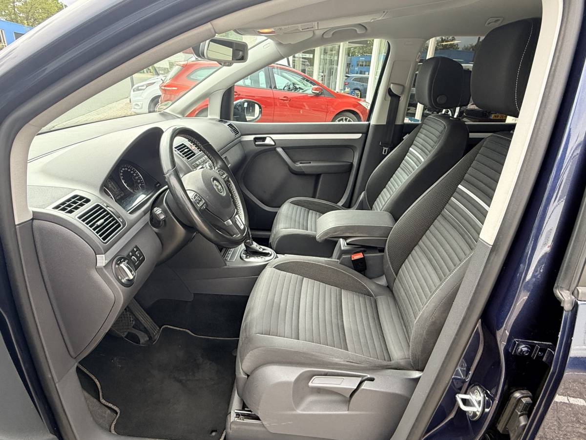 Volkswagen Touran Volkswagen Touran 1.4 TSI Cup | Trekhaak | Navi | Cruise | Bluetooth | Stoelverwarming | PDC v+a incl. Camera
