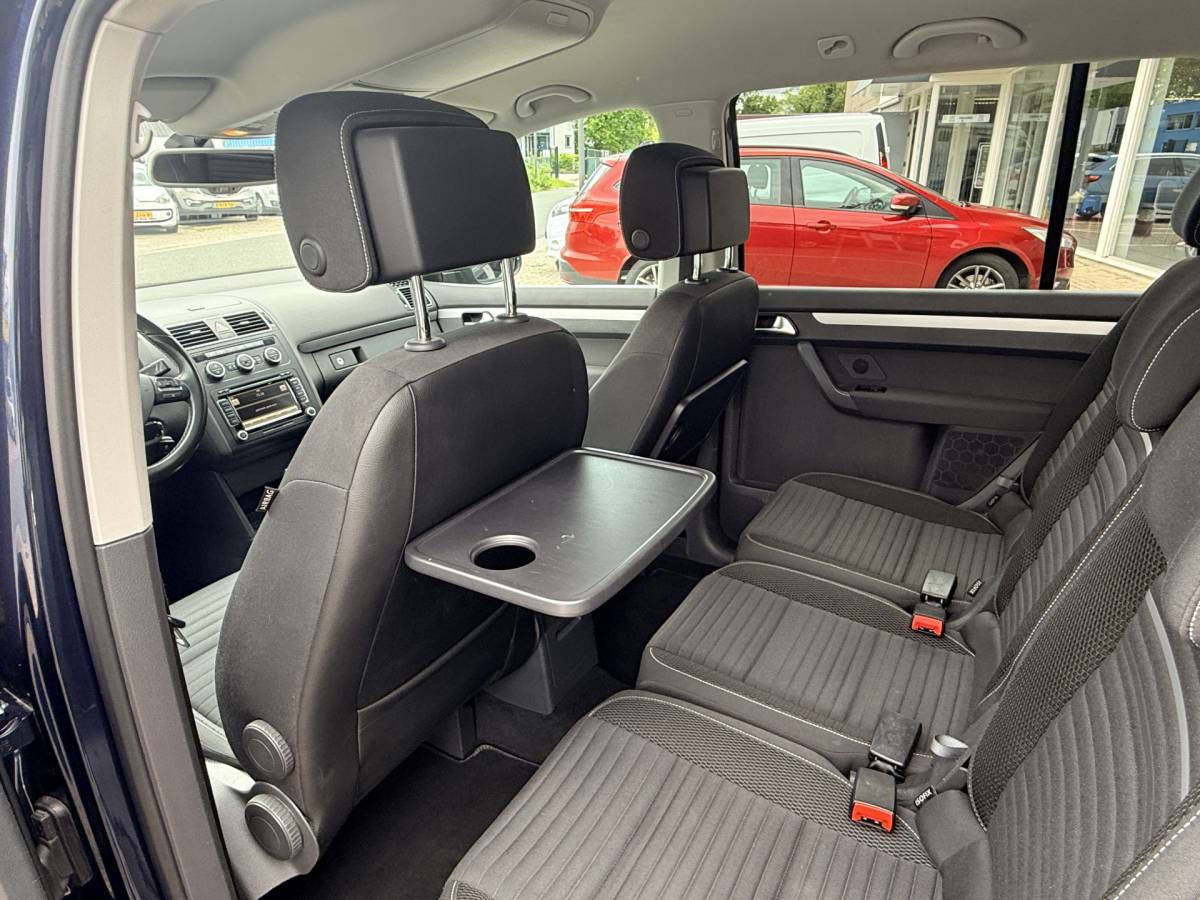 Volkswagen Touran Volkswagen Touran 1.4 TSI Cup | Trekhaak | Navi | Cruise | Bluetooth | Stoelverwarming | PDC v+a incl. Camera