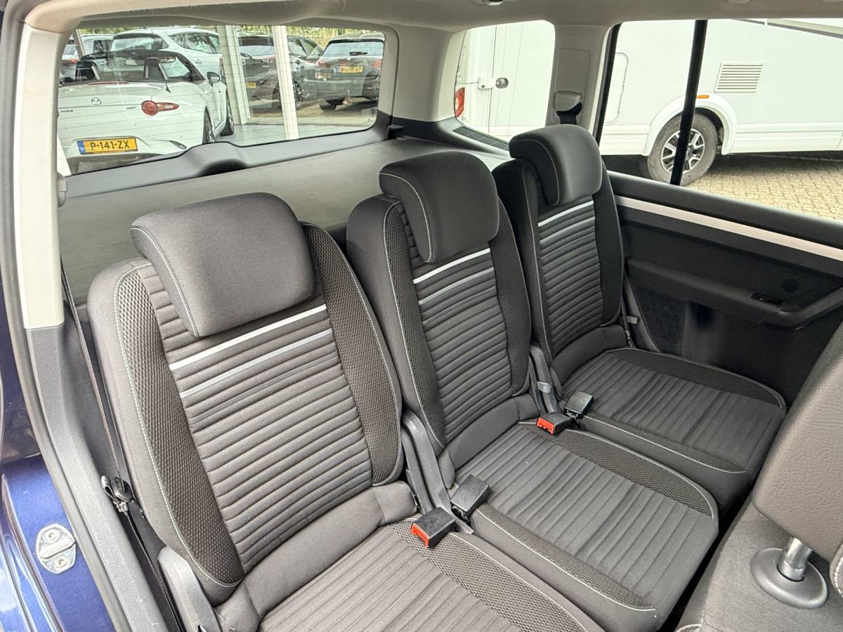 Volkswagen Touran Volkswagen Touran 1.4 TSI Cup | Trekhaak | Navi | Cruise | Bluetooth | Stoelverwarming | PDC v+a incl. Camera