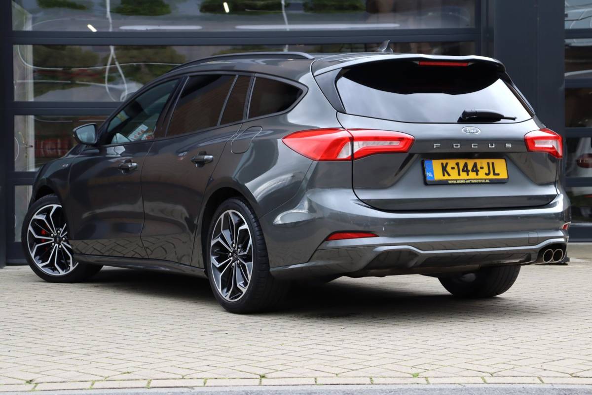 Ford Focus Ford Focus Wagon 1.0 EcoBoost Titanium ST X Business | NAP | Apple Carplay | Stoel/Stuur Verwarming | Cruise | Camera