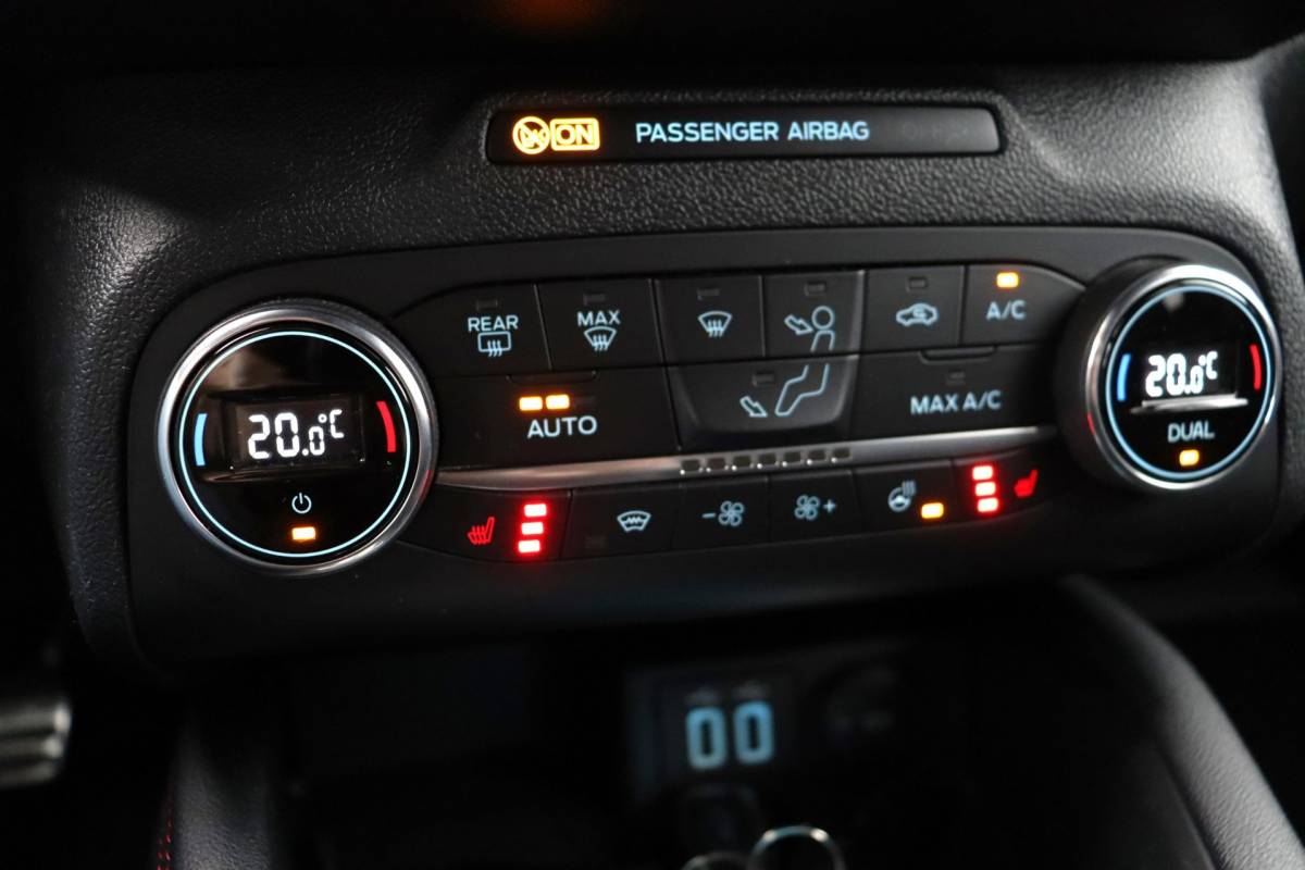 Ford Focus Ford Focus Wagon 1.0 EcoBoost Titanium ST X Business | NAP | Apple Carplay | Stoel/Stuur Verwarming | Cruise | Camera