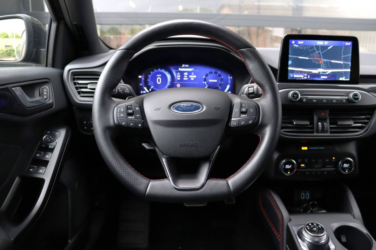 Ford Focus Ford Focus Wagon 1.0 EcoBoost Titanium ST X Business | NAP | Apple Carplay | Stoel/Stuur Verwarming | Cruise | Camera