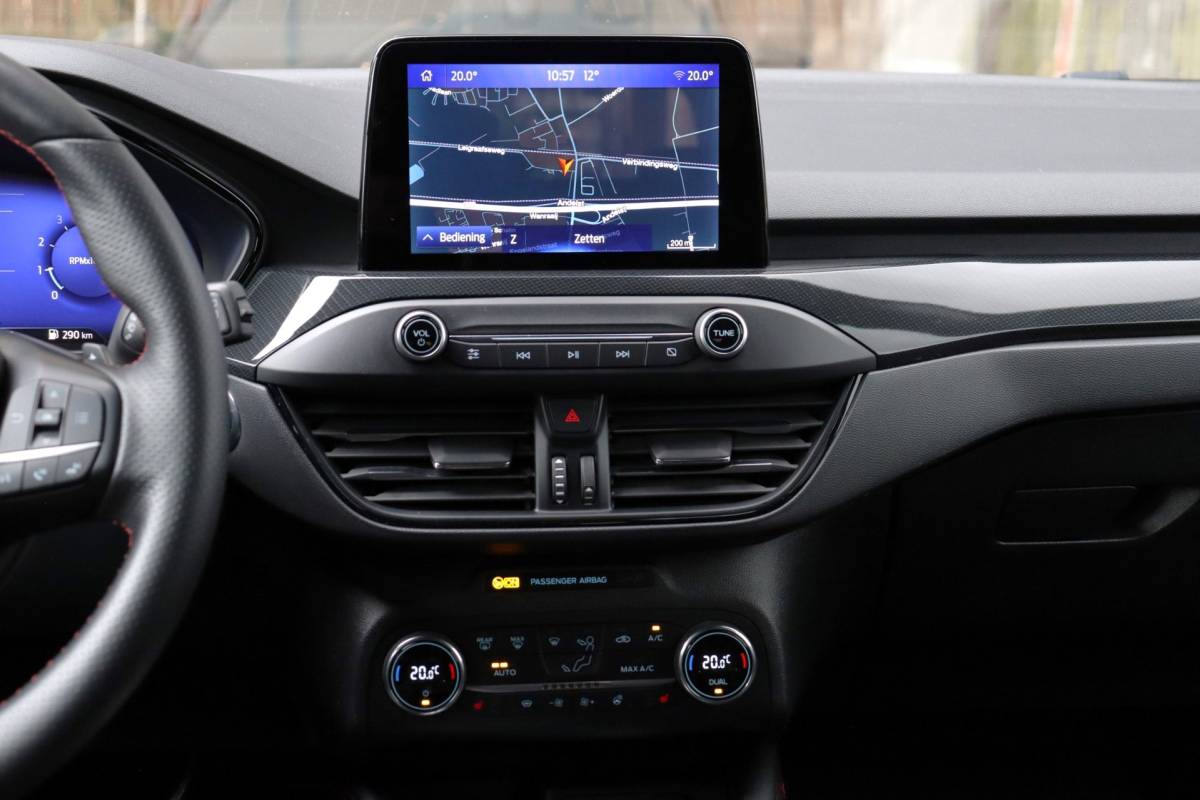 Ford Focus Ford Focus Wagon 1.0 EcoBoost Titanium ST X Business | NAP | Apple Carplay | Stoel/Stuur Verwarming | Cruise | Camera
