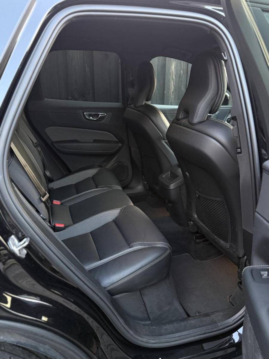 Volvo XC60 Volvo XC60 2.0 B4 Plus Dark| Facelift| Trekhaak| vol opties|