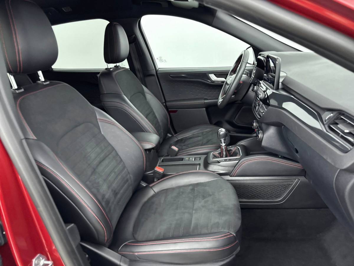 Ford Kuga Ford Kuga 1.5 EcoBoost ST-Line X 150pk, 29dkm,1800kg Trekgewicht,CameraV+A,Winterpack