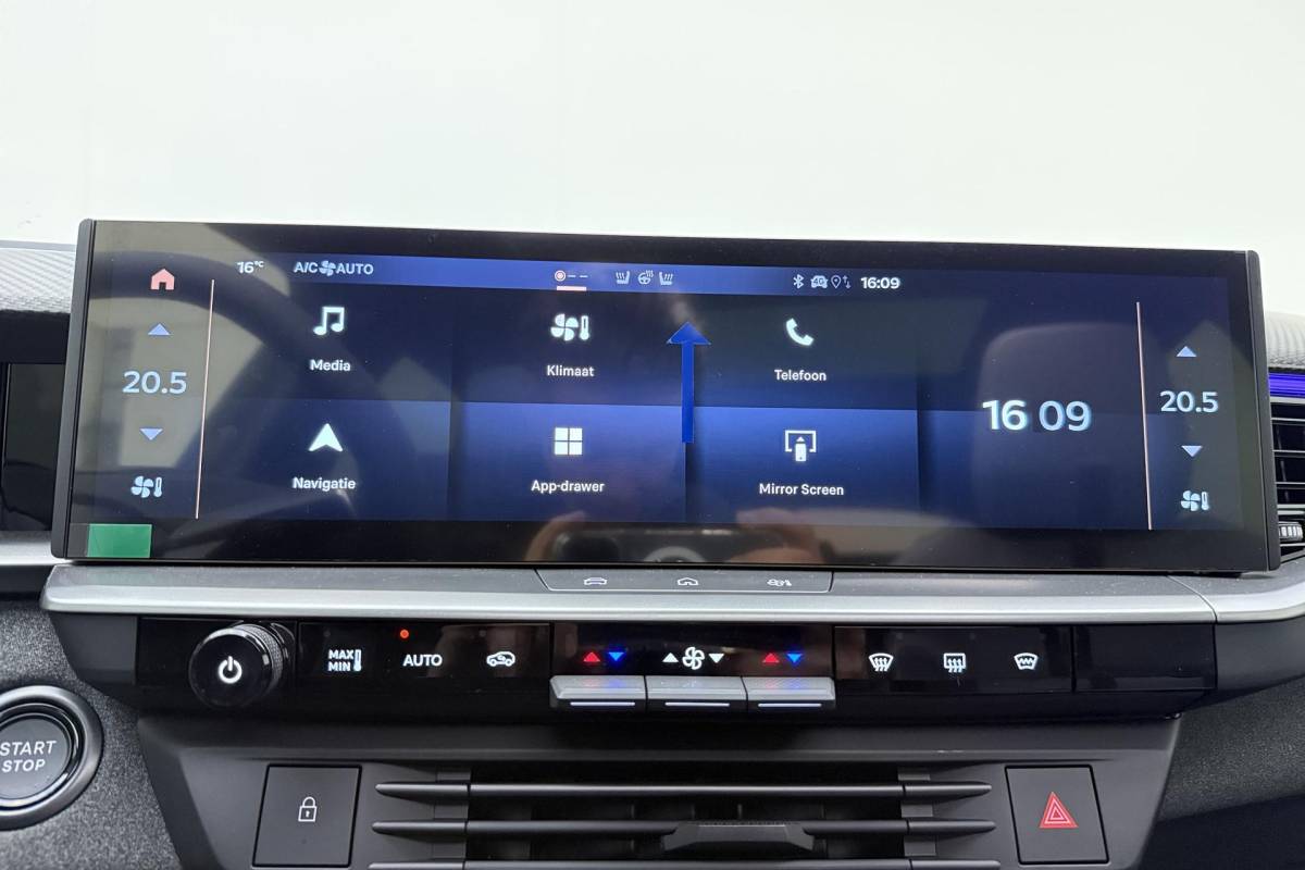 Opel Grandland Opel Grandland Electric Business Edition 73 kWh 213pk | Panoramadak | Navigatie | Climate Control | Camera | LED Matrix verlichting | Camera 360 | Elektrische Achterklep