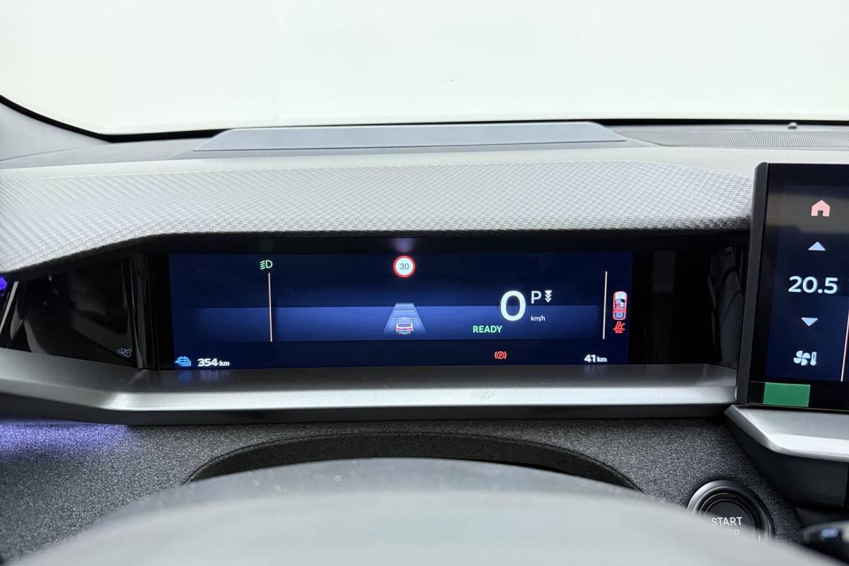 Opel Grandland Opel Grandland Electric Business Edition 73 kWh 213pk | Panoramadak | Navigatie | Climate Control | Camera | LED Matrix verlichting | Camera 360 | Elektrische Achterklep