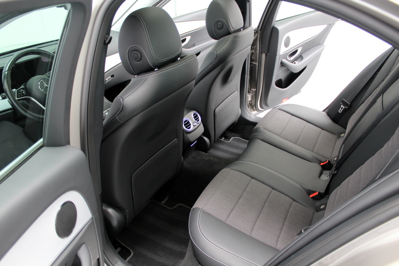 Mercedes-Benz E-Klasse Mercedes-Benz E-klasse 200 Business Solution Avantgarde 198PK, RIJKLAAR | PANORAMADAK | SFEERVERLICHTING | DEELS LEER | STANDKACHEL