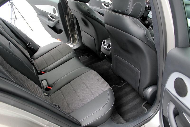 Mercedes-Benz E-Klasse Mercedes-Benz E-klasse 200 Business Solution Avantgarde 198PK, RIJKLAAR | PANORAMADAK | SFEERVERLICHTING | DEELS LEER | STANDKACHEL
