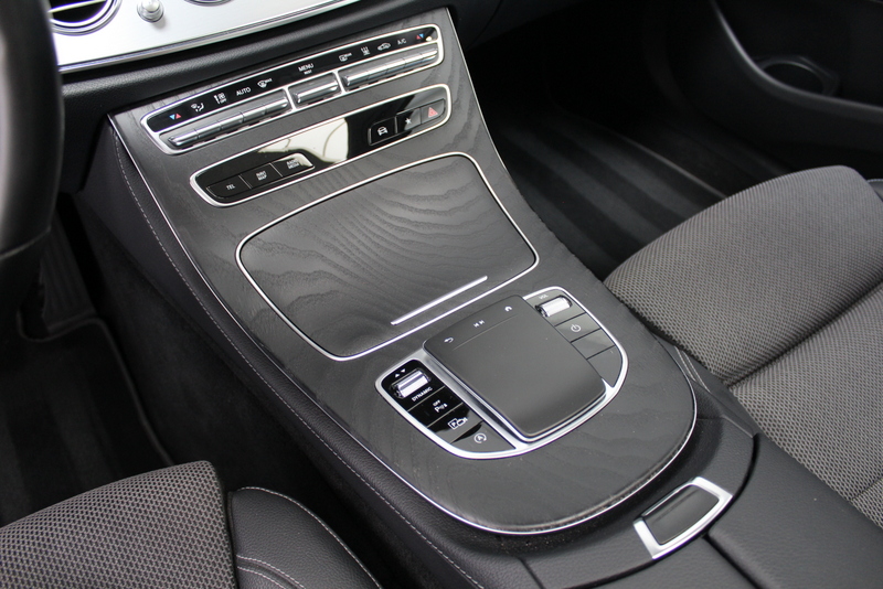 Mercedes-Benz E-Klasse Mercedes-Benz E-klasse 200 Business Solution Avantgarde 198PK, RIJKLAAR | PANORAMADAK | SFEERVERLICHTING | DEELS LEER | STANDKACHEL