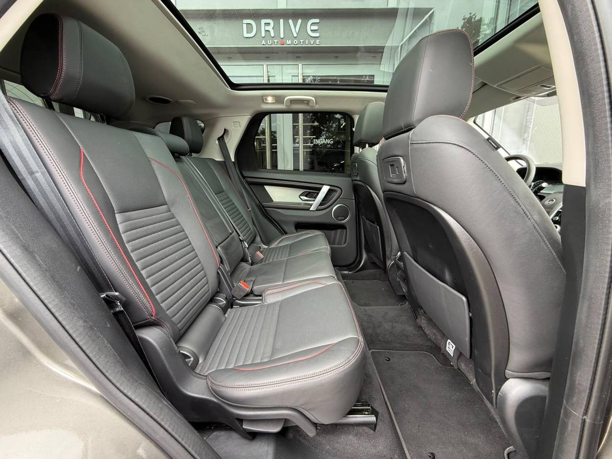 Land Rover Discovery Sport Land Rover Discovery Sport P300e 1.5 R-Dynamic HSE |Pano|ACC|Ventilatie|Winter|Meridian|Sfeer|El.Trekhaak|Silicon Premium