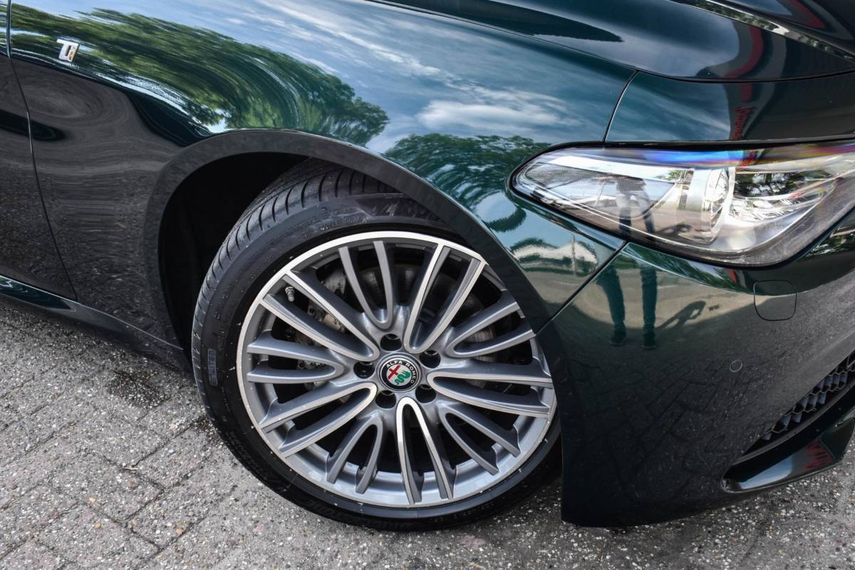 Alfa Romeo Giulia Alfa Romeo Giulia 2.2 TI Verde Visconti Leder Carplay Stoelverw.