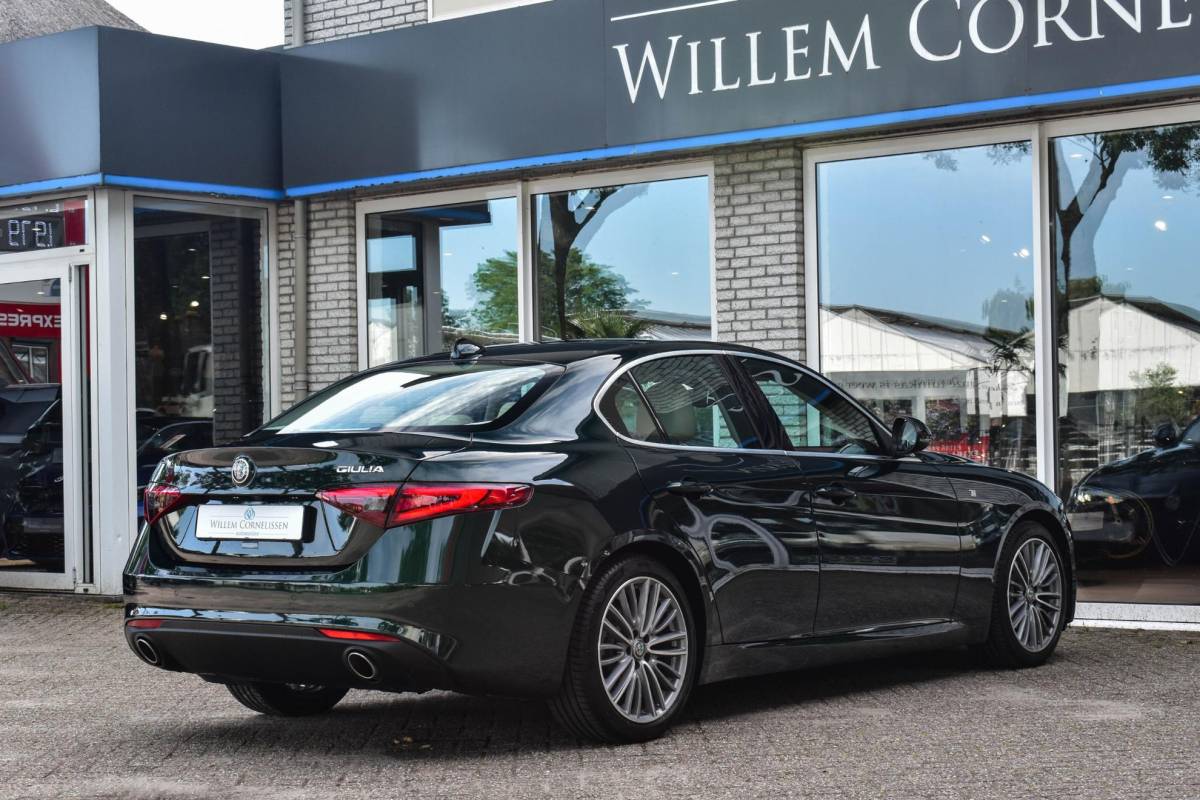 Alfa Romeo Giulia Alfa Romeo Giulia 2.2 TI Verde Visconti Leder Carplay Stoelverw.