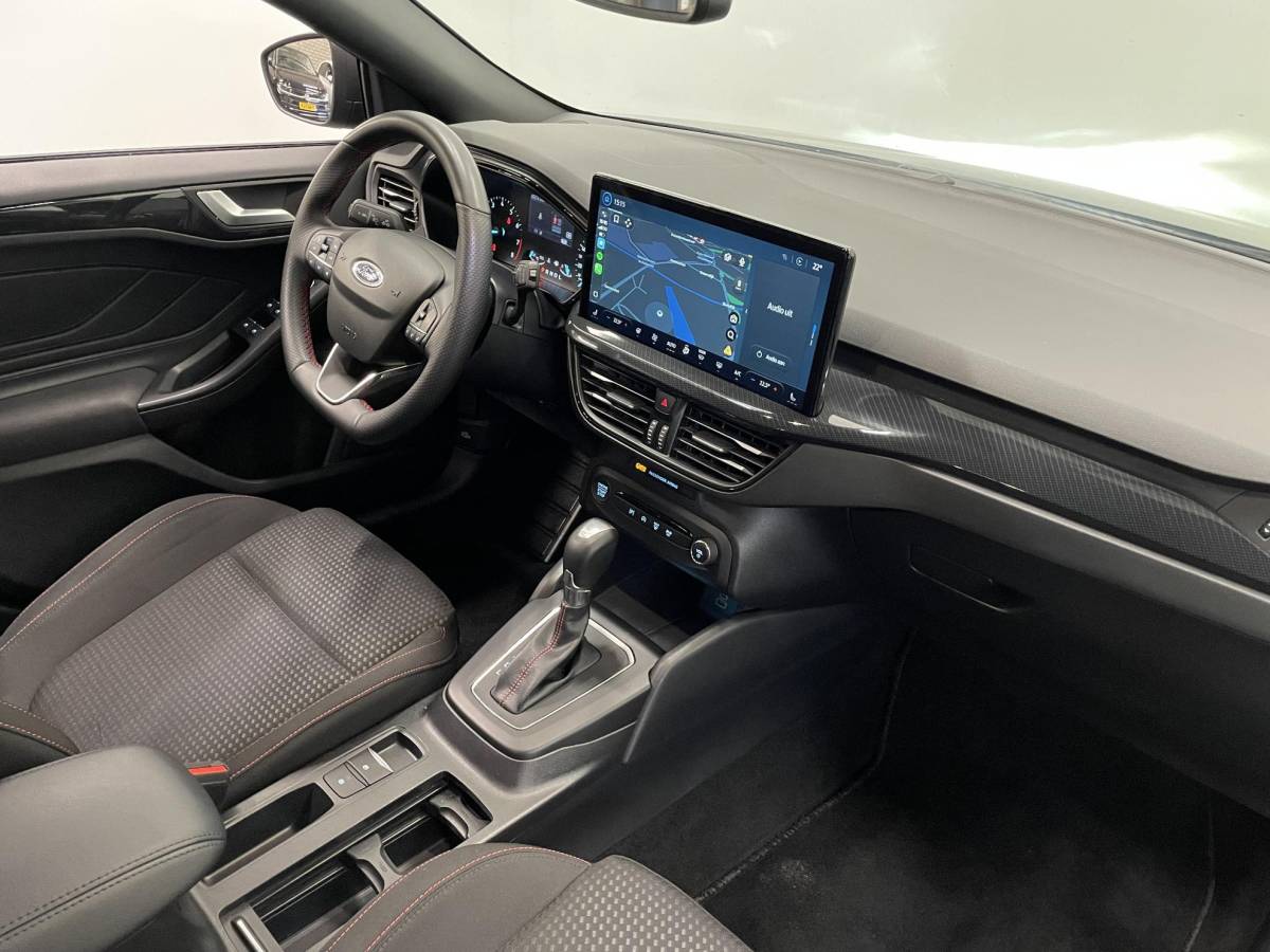 Ford Focus Ford Focus Wagon 1.0 EcoBoost Hybrid 155 pk ST Line Automaat LED Winterpakket PDC VA+Camera Carplay Navi Adaptive Cruise Control Privacy Glass