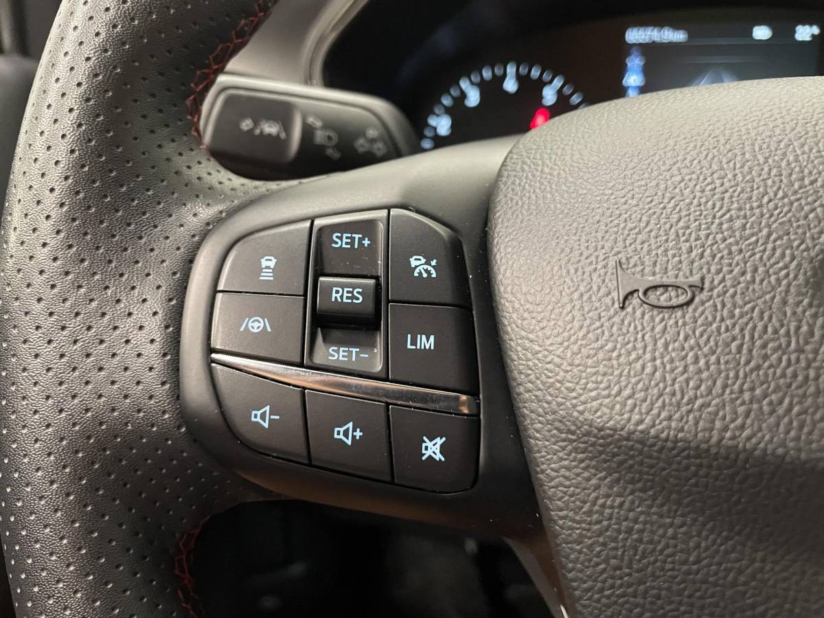 Ford Focus Ford Focus Wagon 1.0 EcoBoost Hybrid 155 pk ST Line Automaat LED Winterpakket PDC VA+Camera Carplay Navi Adaptive Cruise Control Privacy Glass