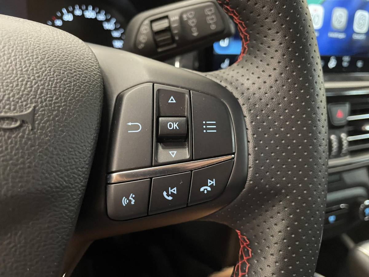 Ford Focus Ford Focus Wagon 1.0 EcoBoost Hybrid 155 pk ST Line Automaat LED Winterpakket PDC VA+Camera Carplay Navi Adaptive Cruise Control Privacy Glass
