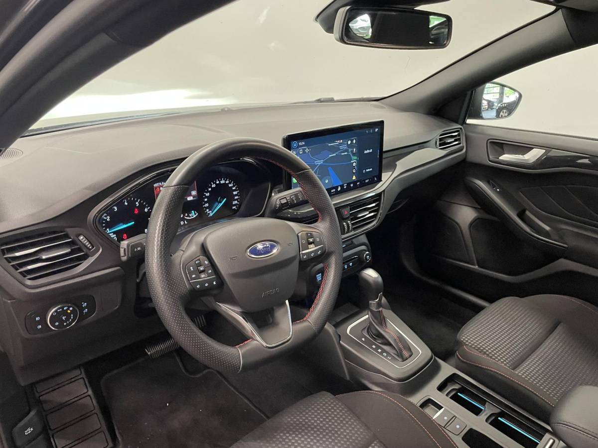 Ford Focus Ford Focus Wagon 1.0 EcoBoost Hybrid 155 pk ST Line Automaat LED Winterpakket PDC VA+Camera Carplay Navi Adaptive Cruise Control Privacy Glass