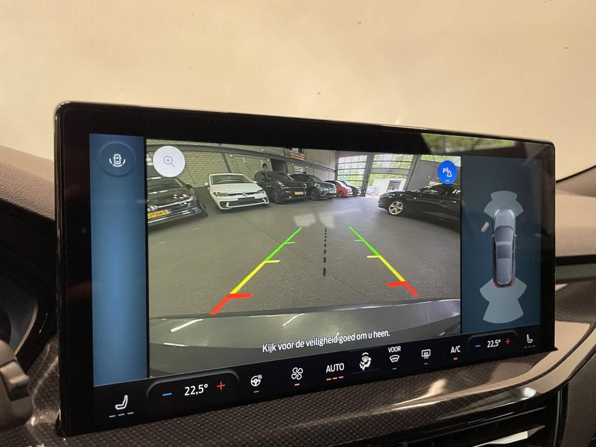 Ford Focus Ford Focus Wagon 1.0 EcoBoost Hybrid 155 pk ST Line Automaat LED Winterpakket PDC VA+Camera Carplay Navi Adaptive Cruise Control Privacy Glass