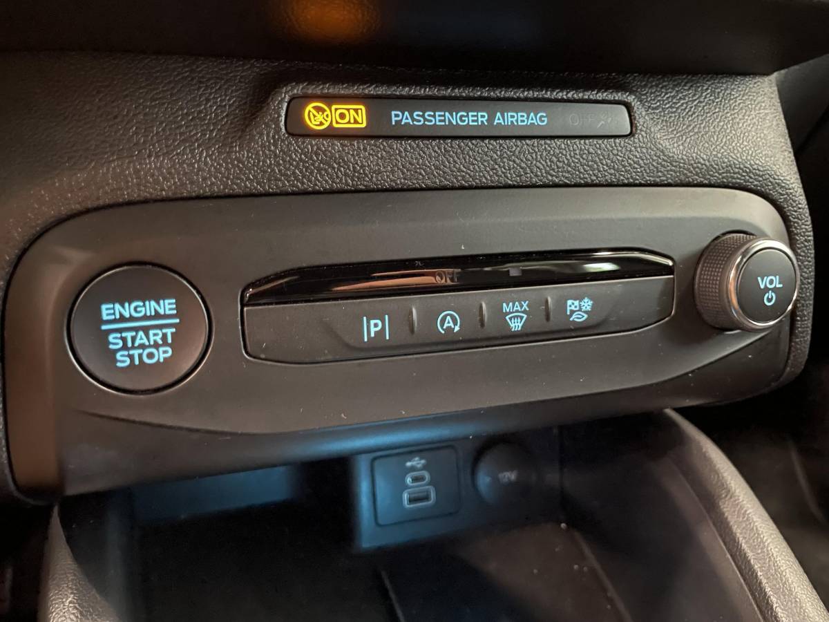 Ford Focus Ford Focus Wagon 1.0 EcoBoost Hybrid 155 pk ST Line Automaat LED Winterpakket PDC VA+Camera Carplay Navi Adaptive Cruise Control Privacy Glass